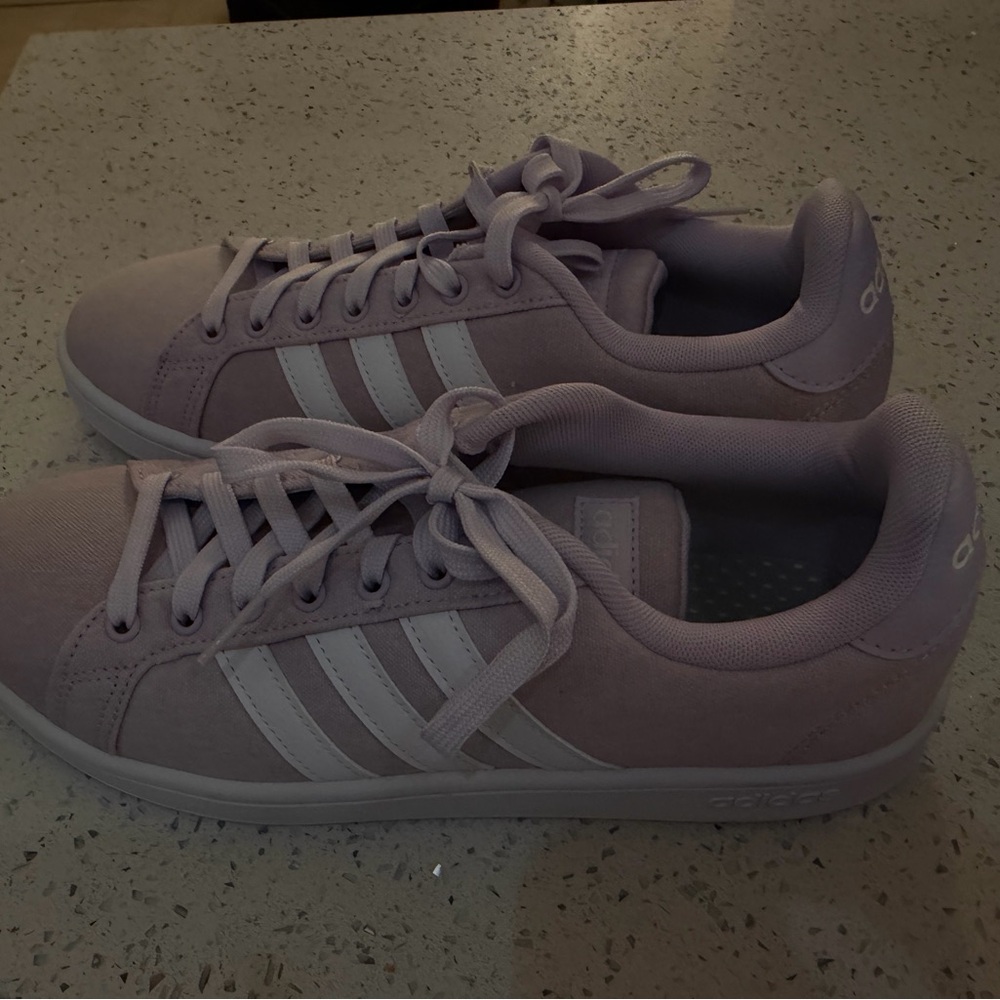 adidas Women's Low-Top Sneakers in Light Lavender and White